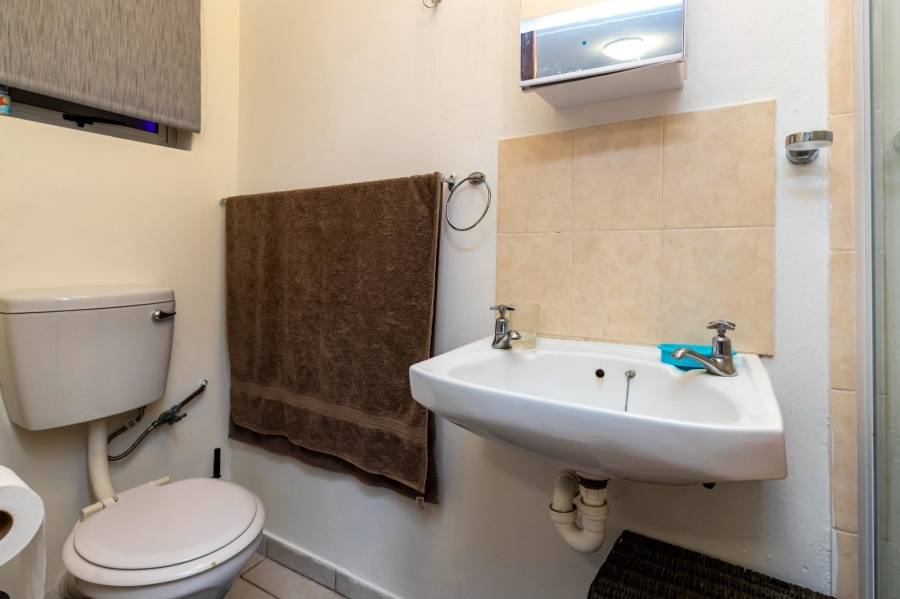 5 Bedroom Property for Sale in Gonubie Eastern Cape